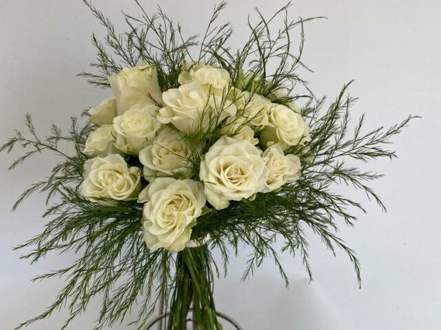 Florista D-Coração - Florista Online Porto - Decoração - Eventos - Flores - Ramo de flores - Ramo de rosas brancas